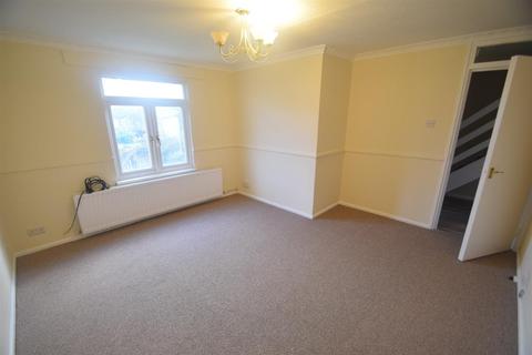 3 bedroom terraced house to rent, Chiltern Gardens, Dawley, Telford