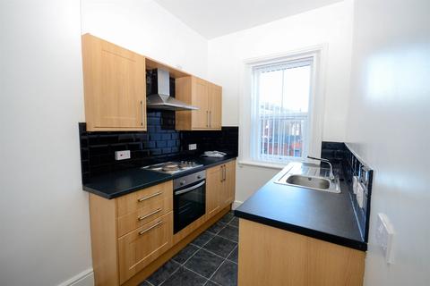 2 bedroom flat to rent, Wylam Street, Jarrow - Additional Charge of £90 per Month for Heating & Hot Water