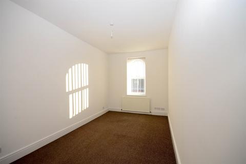 2 bedroom flat to rent, Wylam Street, Jarrow - Additional Charge of £90 per Month for Heating & Hot Water