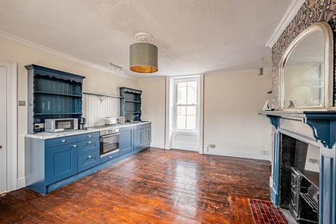 2 bedroom apartment to rent, St George`s Place