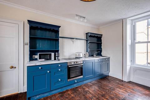 2 bedroom apartment to rent, St George`s Place