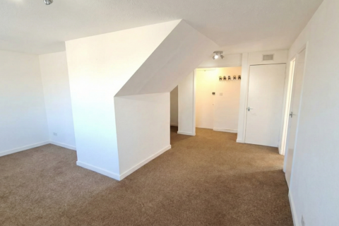 1 bedroom flat to rent, Gander Green Lane, Sutton SM1
