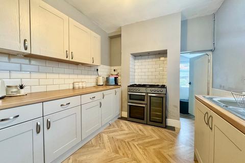 3 bedroom end of terrace house for sale, Clifford Street, Wigston, LE18