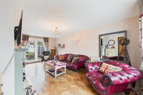 undefined, Pinewood Road, Burton-On-Trent DE15