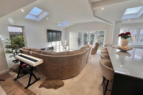 4 bedroom detached house for sale, Alveston Drive, Wilmslow