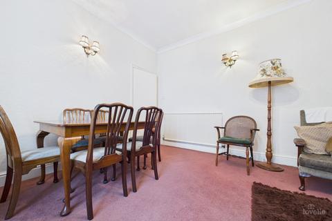 3 bedroom semi-detached house for sale, Wold Road, North Lincolnshire DN19