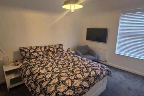 4 bedroom terraced house to rent, South Road, Birmingham B23