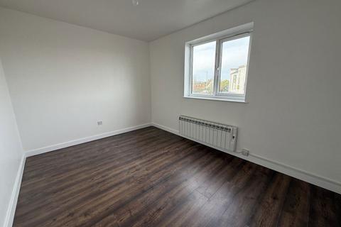 2 bedroom maisonette to rent, Rockingham Mews