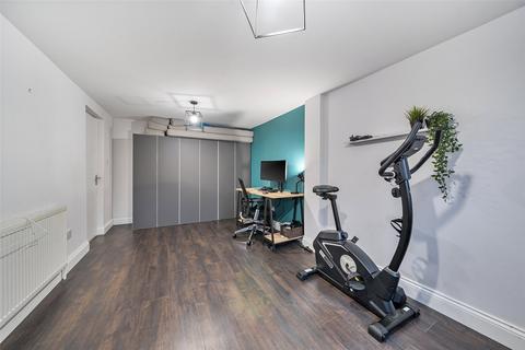 3 bedroom semi-detached house for sale, Church Lane, London NW9