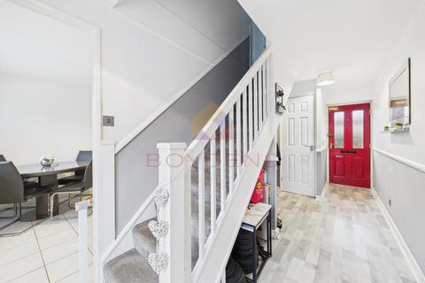 3 bedroom terraced house for sale, Rangoon Close, Colchester CO2