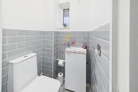 3 bedroom terraced house for sale, Rangoon Close, Colchester CO2