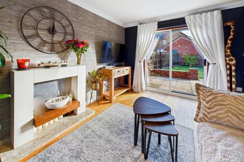 3 bedroom detached house for sale, Sandy Road, Calvert, Buckingham, Buckinghamshire, MK18