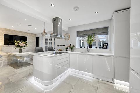4 bedroom detached house for sale, Chisacre Drive, Shevington, Wigan, Greater Manchester. WN6 8ER
