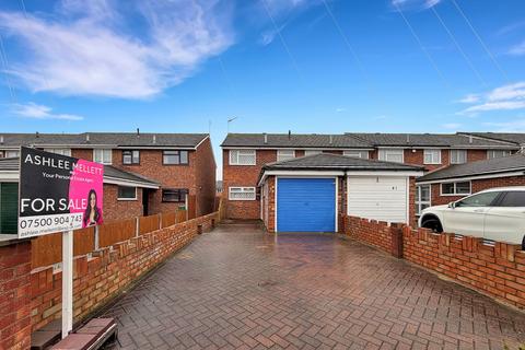 2 bedroom end of terrace house for sale, Milton Road, Stanford-le-hope SS17
