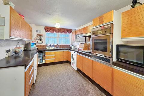 2 bedroom end of terrace house for sale, Milton Road, Stanford-le-hope SS17
