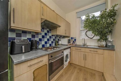 1 bedroom flat for sale, Westcroft Square, London W6