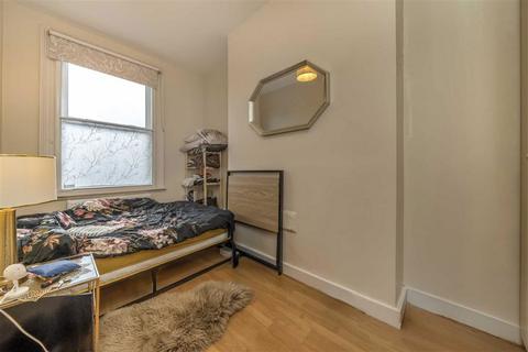 1 bedroom flat for sale, Westcroft Square, London W6