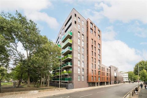 1 bedroom flat for sale, Plough Road, London SW11