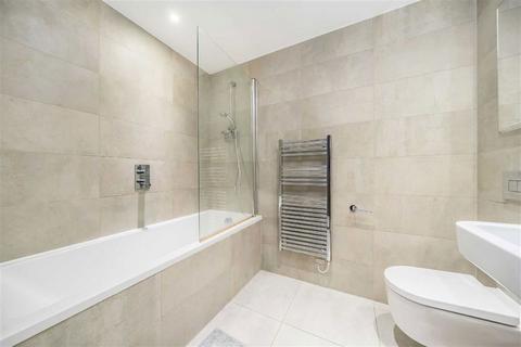 1 bedroom flat for sale, Plough Road, London SW11