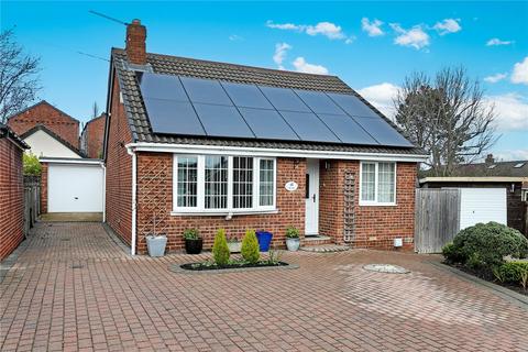 2 bedroom bungalow for sale, Manor Close, Ossett, West Yorkshire, WF5
