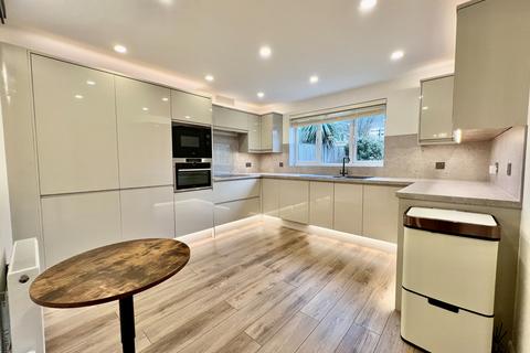 4 bedroom detached house for sale, Barrowby Road, Grantham, NG31