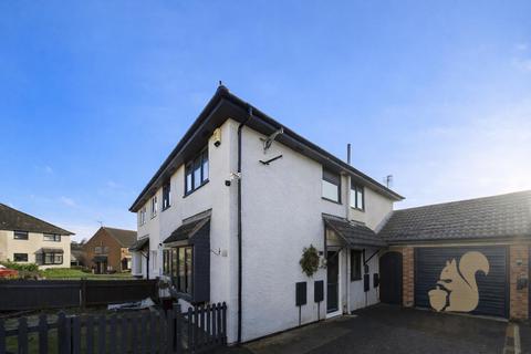 2 bedroom terraced house to rent, Gilberd Road, Colchester