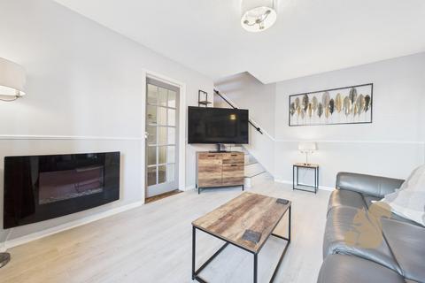 2 bedroom terraced house to rent, Gilberd Road, Colchester
