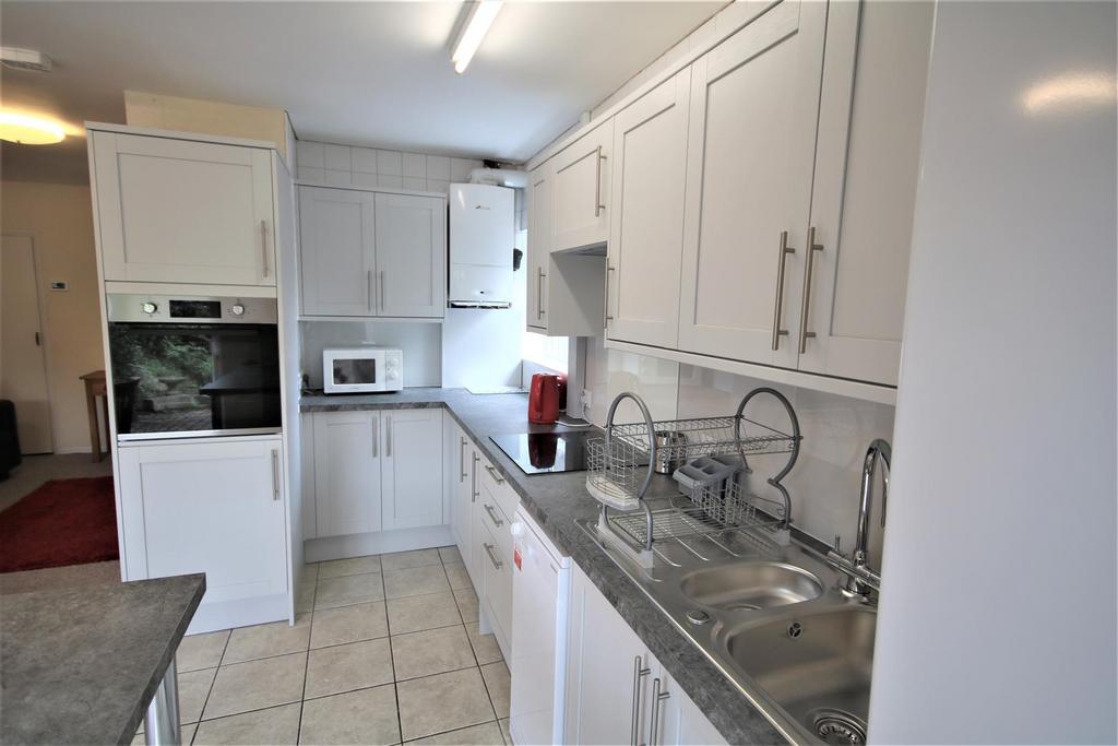 Kitchen b.JPG