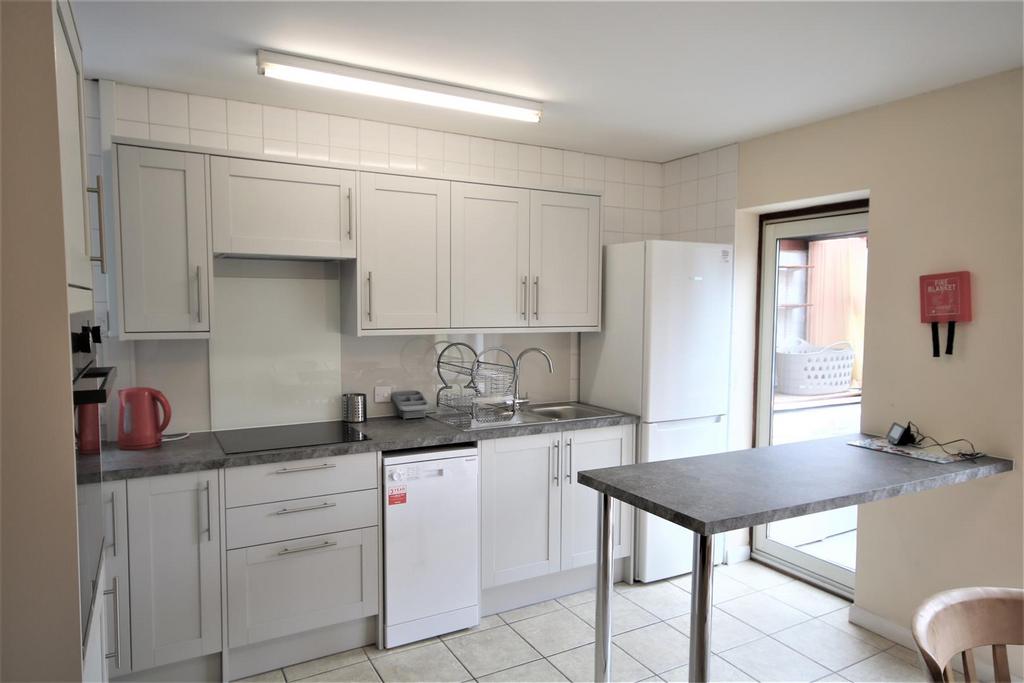 Kitchen c.JPG