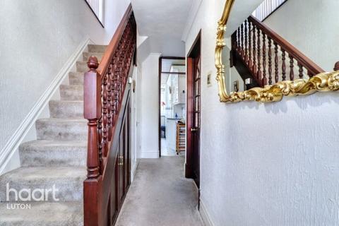undefined, Cutenhoe Road, Luton