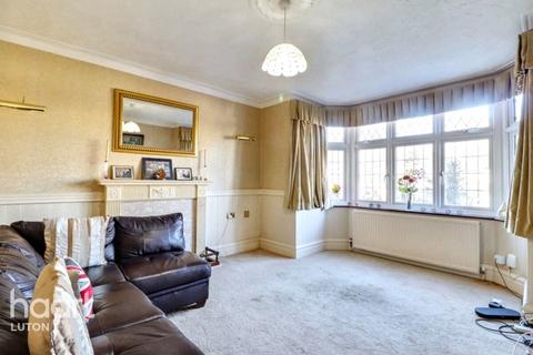 4 bedroom semi-detached house for sale, Cutenhoe Road, Luton