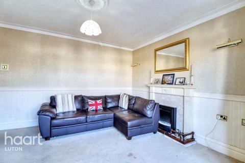 4 bedroom semi-detached house for sale, Cutenhoe Road, Luton