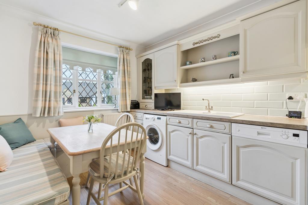 Kitchen/Bfast Area