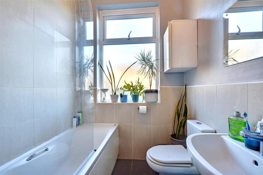 Bathroom (2).jpeg