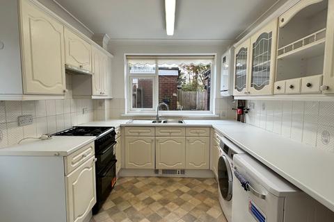 3 bedroom semi-detached house to rent, Meliden Way, Stoke-On-Trent, ST4