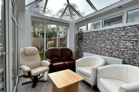 3 bedroom semi-detached house to rent, Meliden Way, Stoke-On-Trent, ST4