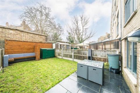 3 bedroom maisonette for sale, Akerman Road, London SW9