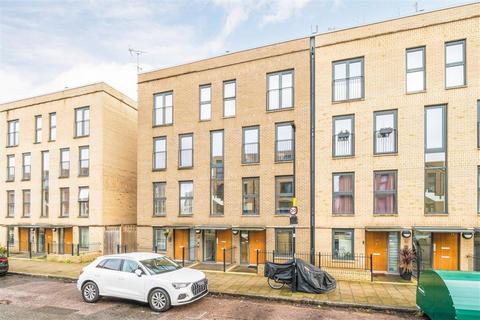 3 bedroom maisonette for sale, Akerman Road, London SW9