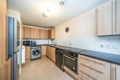 3 bedroom maisonette for sale, Akerman Road, London SW9
