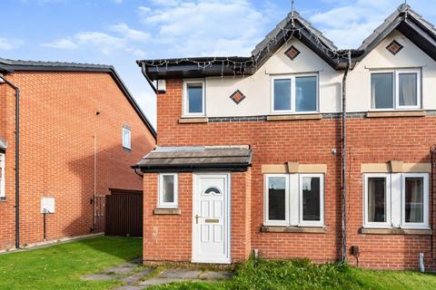 3 bedroom semi-detached house to rent, Siddow Common, Leigh