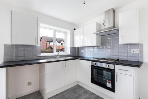 3 bedroom semi-detached house to rent, Siddow Common, Leigh