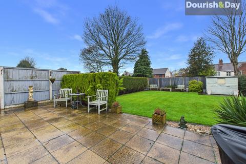 2 bedroom detached bungalow to rent, Gladstone Road, Cannock WS12