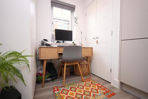 1 bedroom apartment to rent, ASCOT HOUSE, ANDREWS CLOSE, KT17