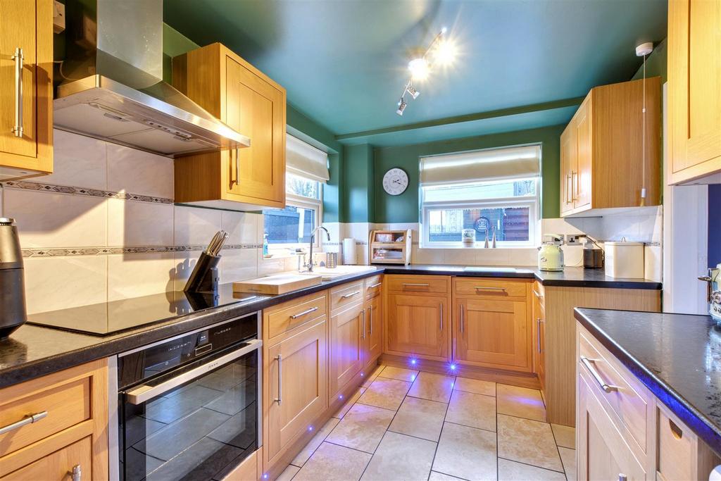 Kitchen 5.jpeg