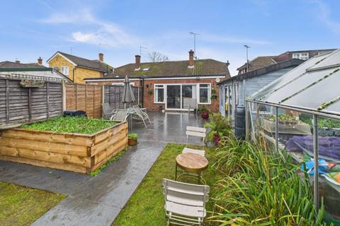 4 bedroom bungalow for sale, Grove Close, Old Windsor, Berkshire, SL4