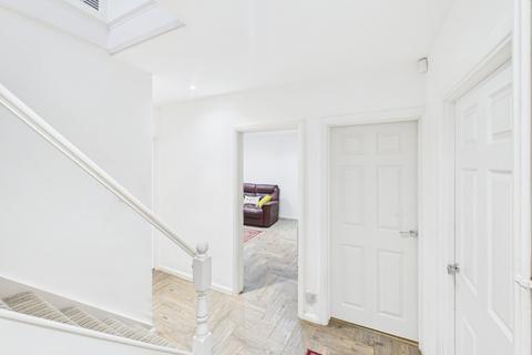 undefined, Grove Close, Old Windsor, Berkshire, SL4