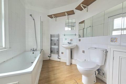 1 bedroom maisonette to rent, Kingston Road, London SW19