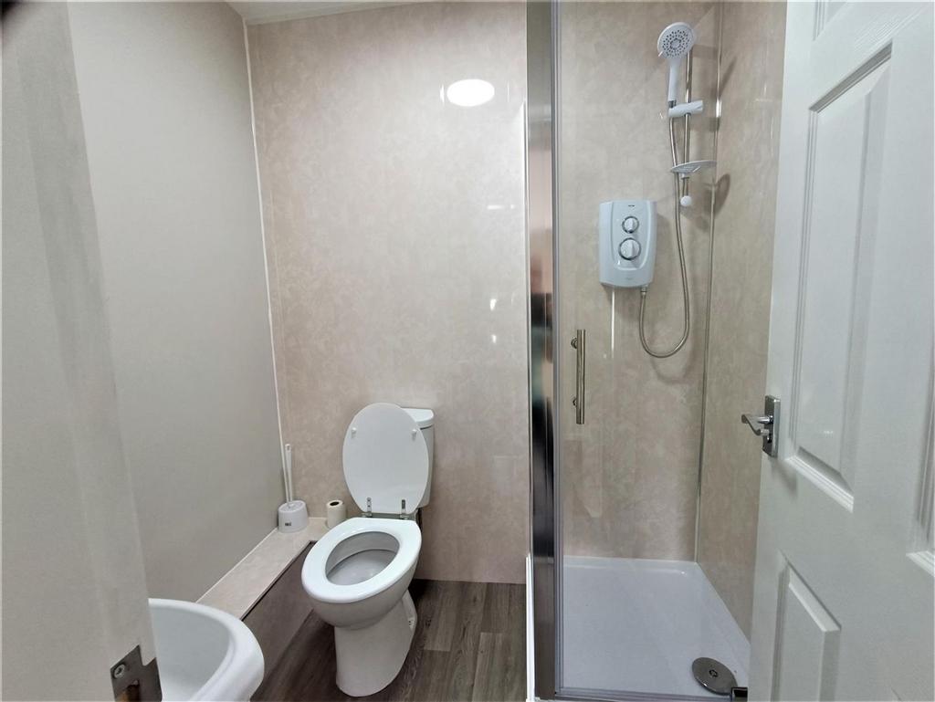 Shower Room (2).jpg