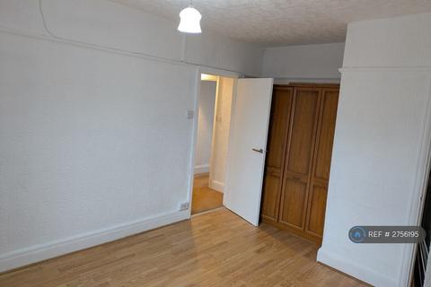 2 bedroom flat to rent, Manchester Road, Droylsden, Manchester, M43
