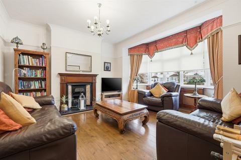 3 bedroom house for sale, Langley Crescent, Wanstead